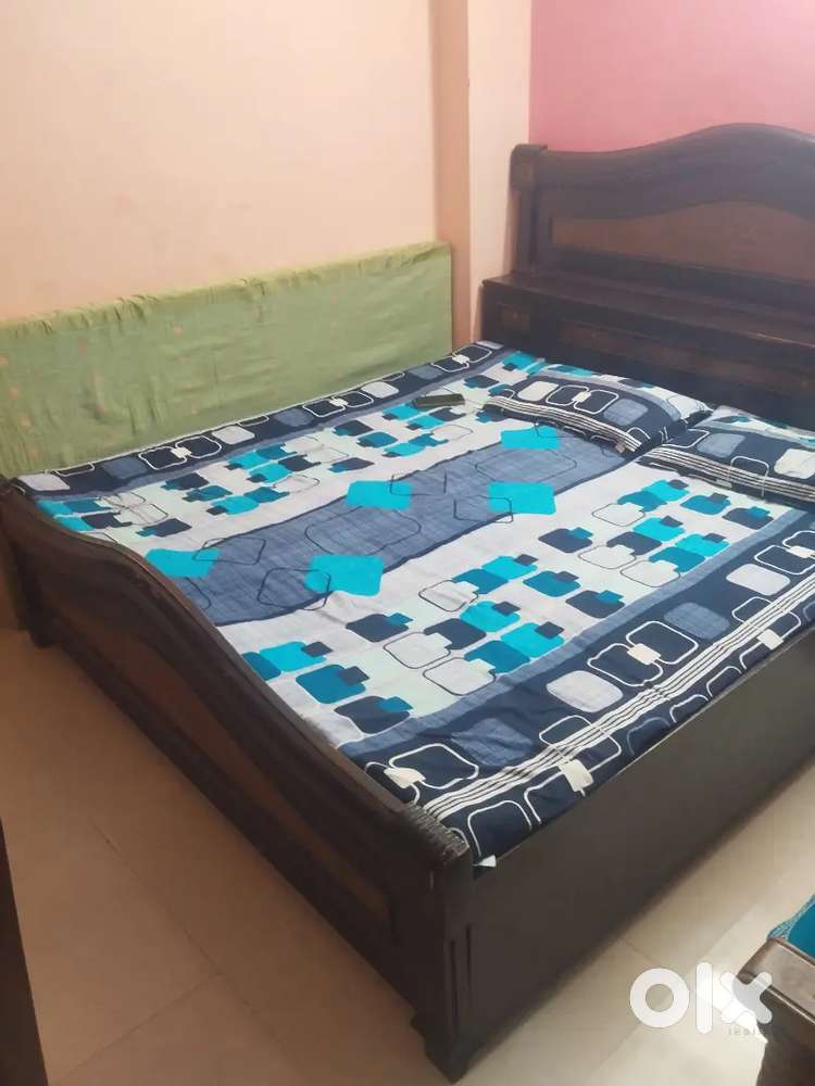 Double Bed And Dressing Table