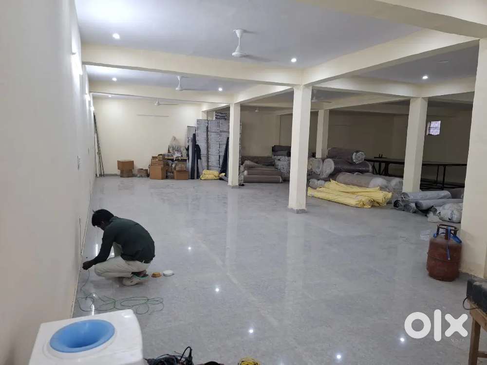 Male Helper, room rehna free milega saath mein