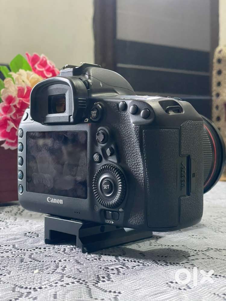Canon 5D Mark IV in new Brand New Condition