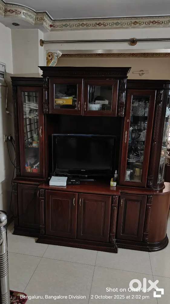 Crockery Cum TV unit