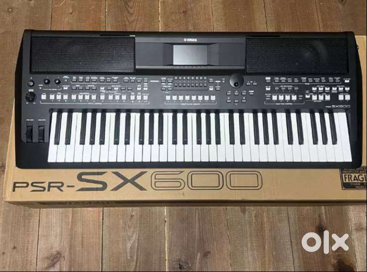 BRAND NEW Yamaha PSR-SX600 Digital Keyboard 61, Keys (READY TO SHIP)