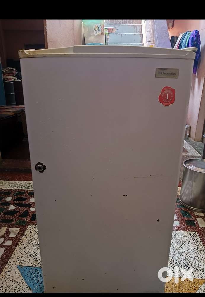 ELECTROLUX REFRIGRATOR 180L IN A GOOD CONDITION