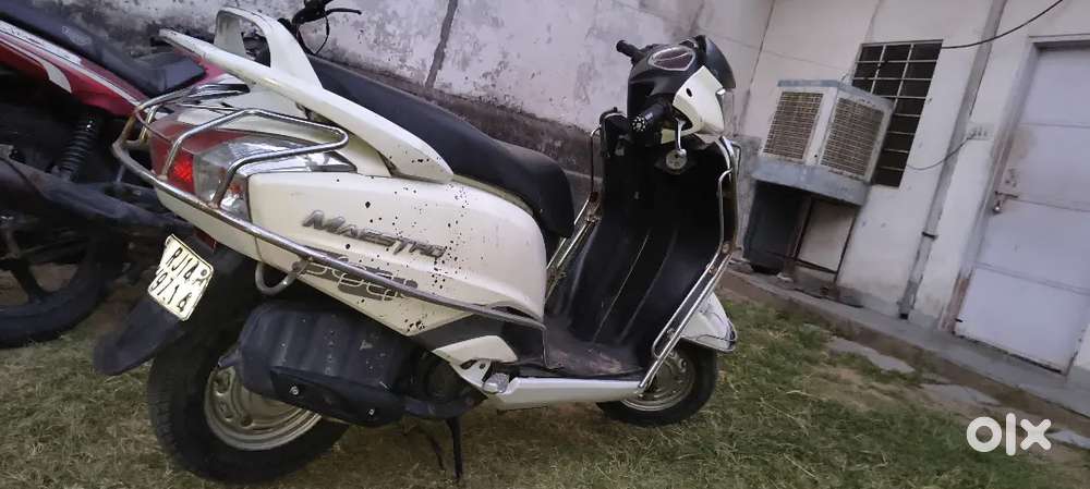 Gdi ak dm achi kndisan m h kuc vi kharvi nhi h injan ak dm acha h