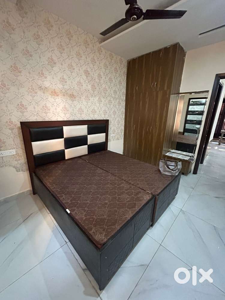 2Bhk flat for rent 18500/fully furnished sec 127 shivalik city