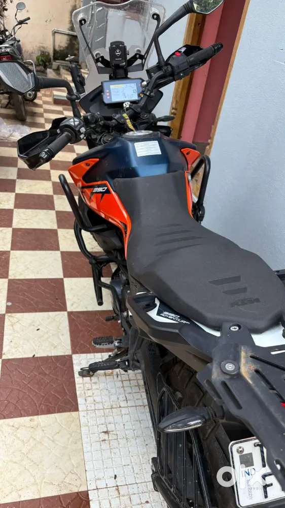 Well Maintained Single Hand driven bike