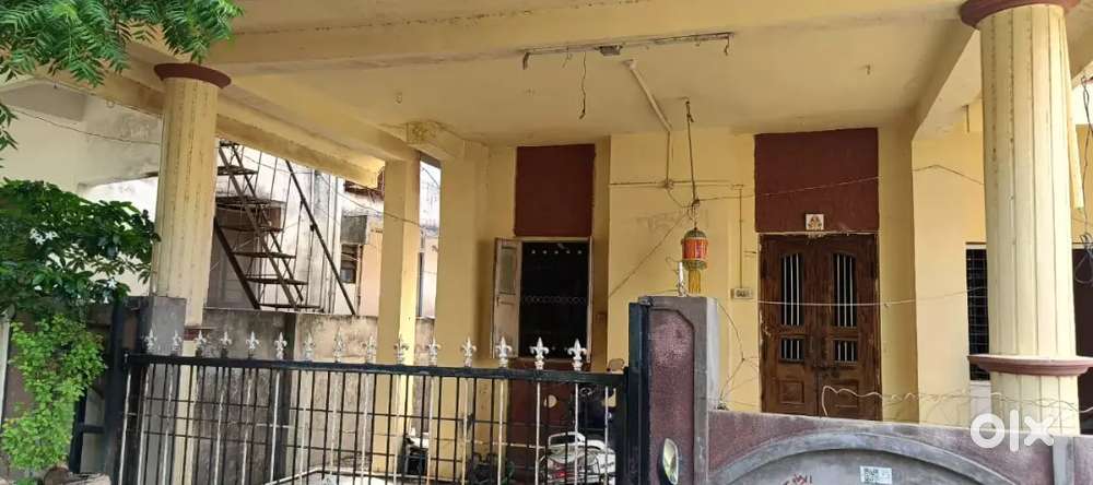 घर विकने आहे, जागेच्या भावात देने आहे 3286sqf जागा आहे