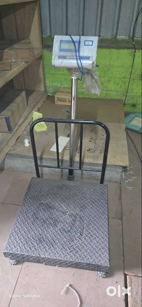 Industrial Weighing Scale – 300 kg Capacity – Excellent Condition