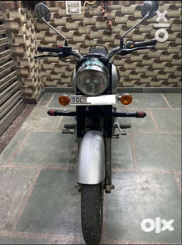 Royal Enfield Classic 2016 1st owner in perfect condition