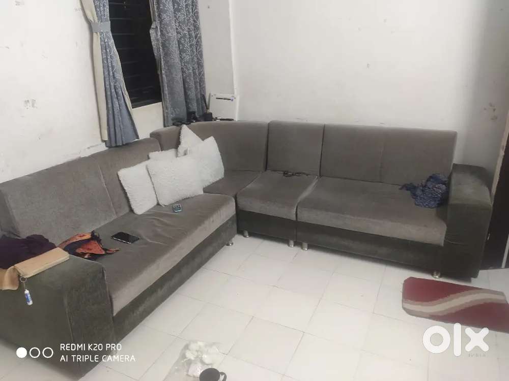 Sofa set paye(stend) 1pic ka tuta h  thode tute he