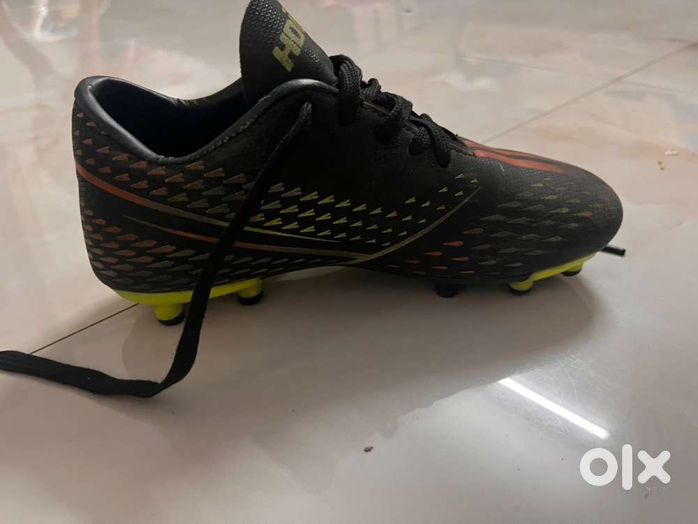 Football shoes for kids (size 1  )