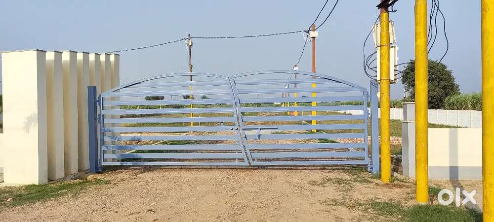 Near by sardar Vallabhbhai Patel modipuram