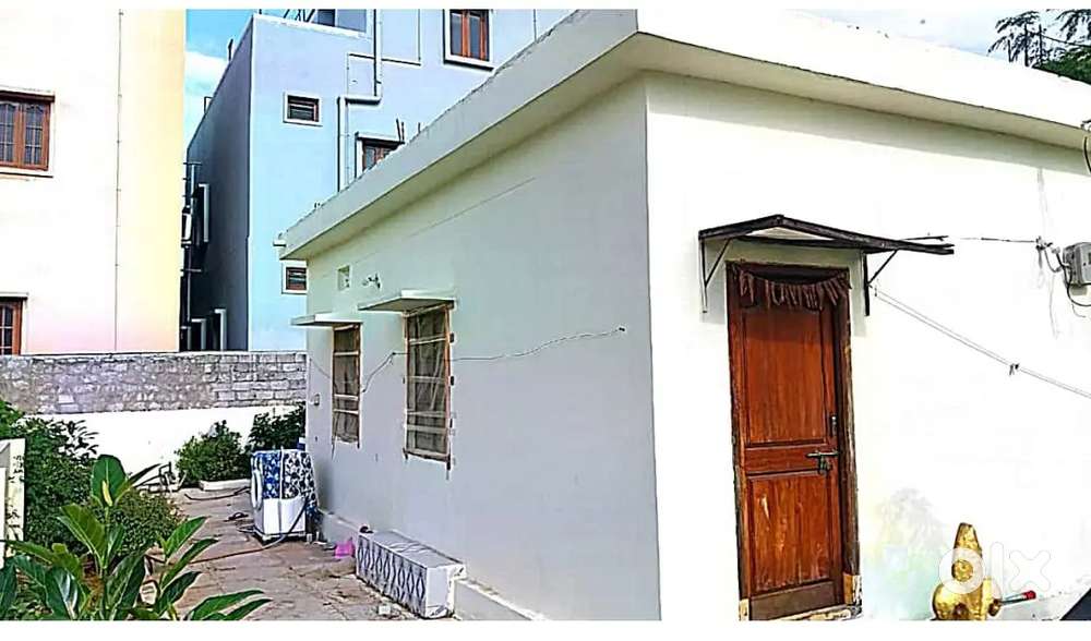 200 sq yd plot having old house in Narendra Nagar colony