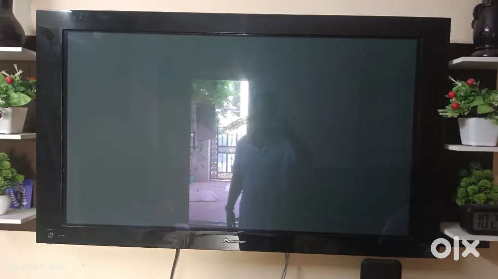 PIONEER LCD TV AMAZON FIRESTICK AND RECEIVER