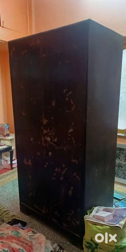 Steel almirah