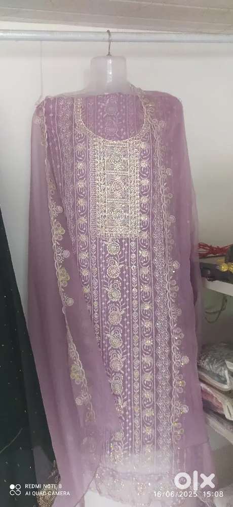 Original Pakistani quantity in 18 pieces with different designs