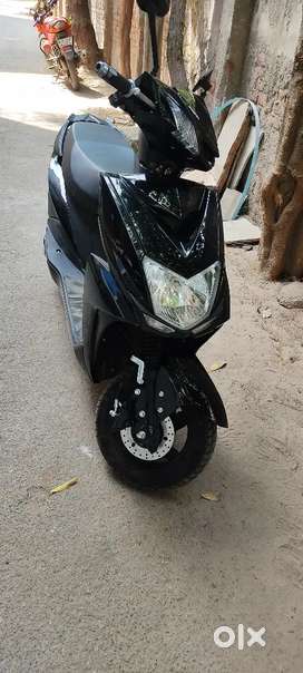 Electric scooty