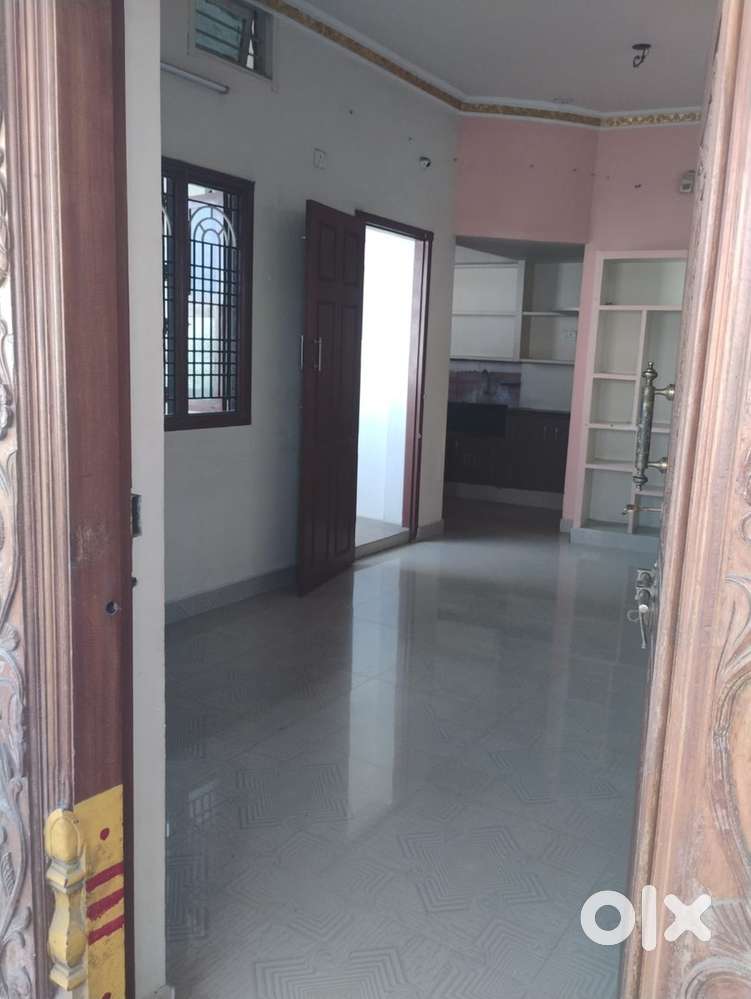 2BHK Rented house at Rayankuttai Street with good water and venti