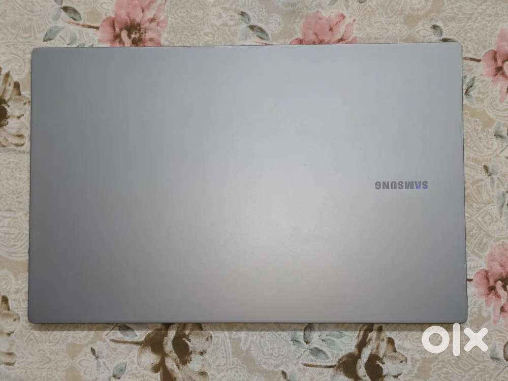 Samsung Book 4