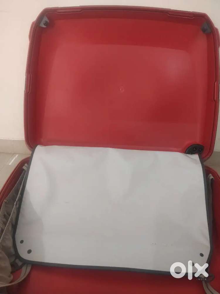 -व्हीआयपी एलांझा 69 मोठ्या आकाराची सूटकेस विक्रीसाठी पुलओव्हर व्हीलसह