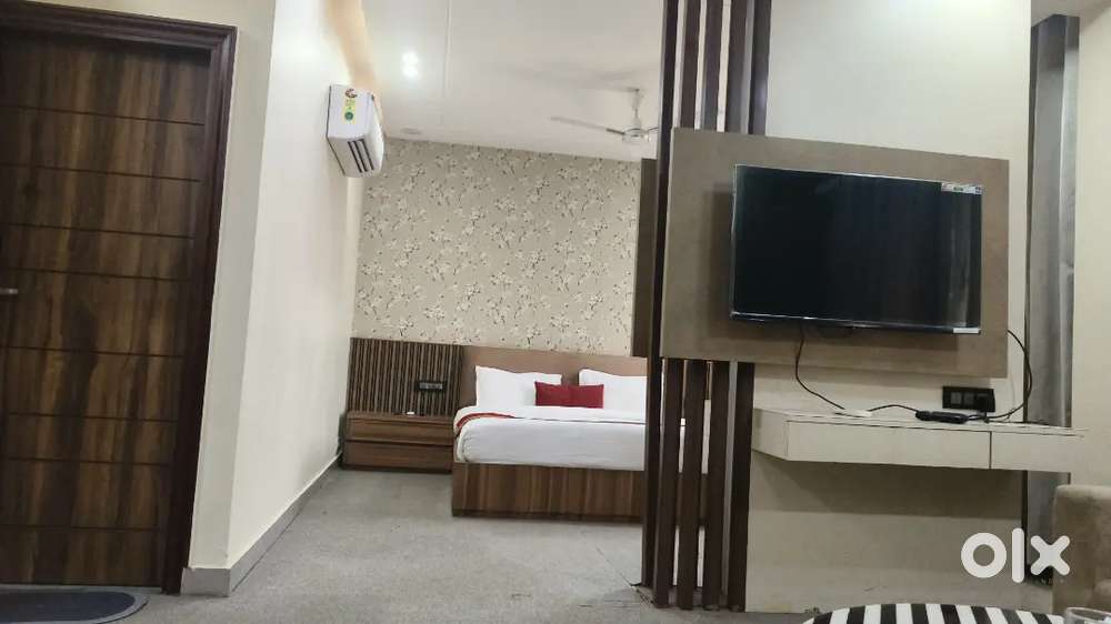 Front office associate