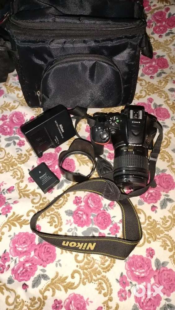 NIKON D5600 with 18-55 kit lens all accessories free