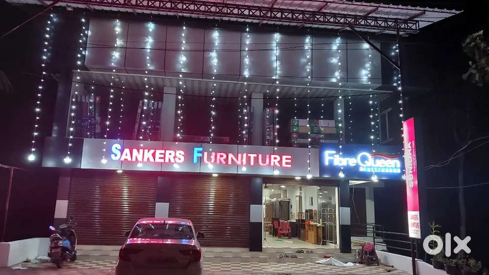 4400sqft commercial building with 2200sqft residency for sale