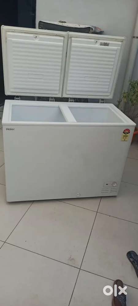 D freez electric items 350 liters 1 month old