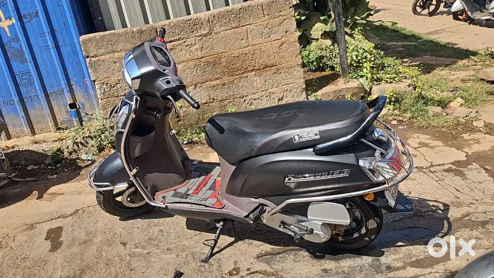 Access 125     Showroom Condition