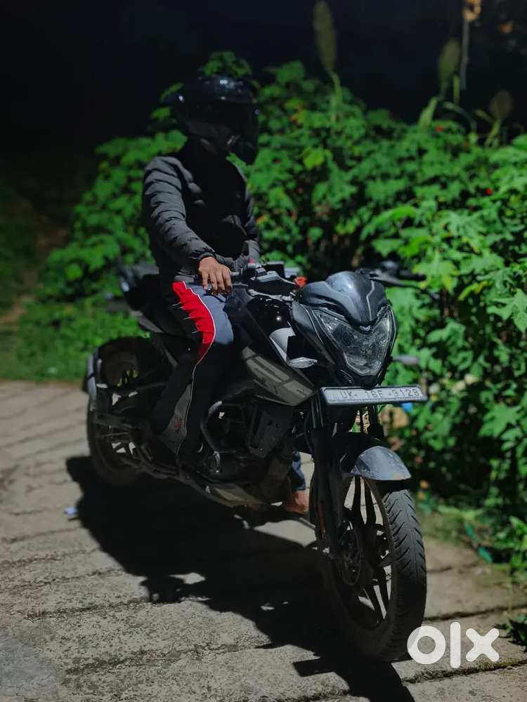 Ns 125   in mint condition   puri stock hai  indigater duke  ke hai