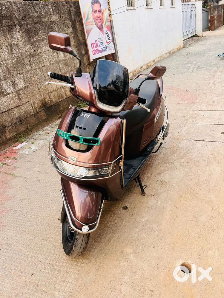 TVS iQube S
