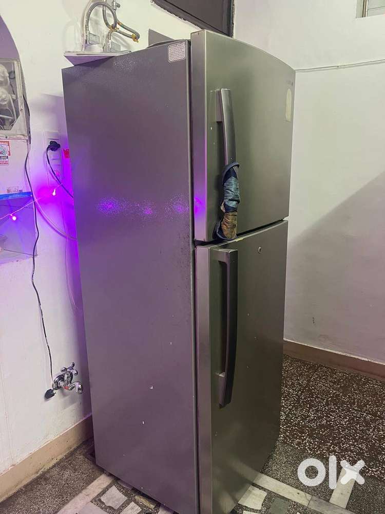 Fridge - A double door, Samsung, 400L working fridge