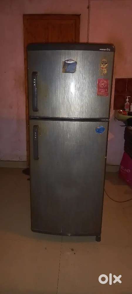 Whirlpool double door fridge