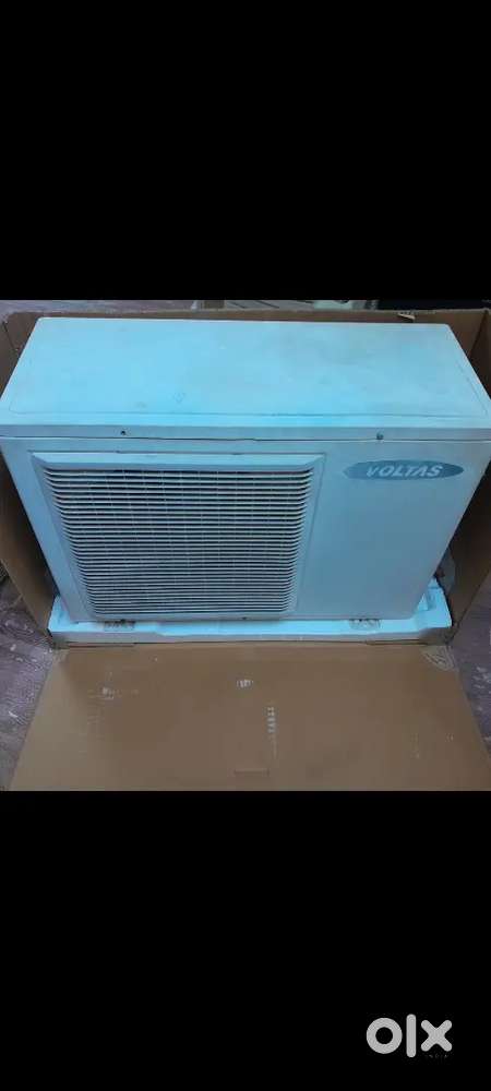 Ac voltas 1.5 ton indoor and outdoor