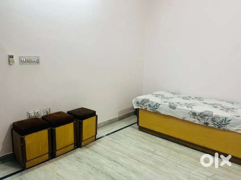 Mansrover metro station