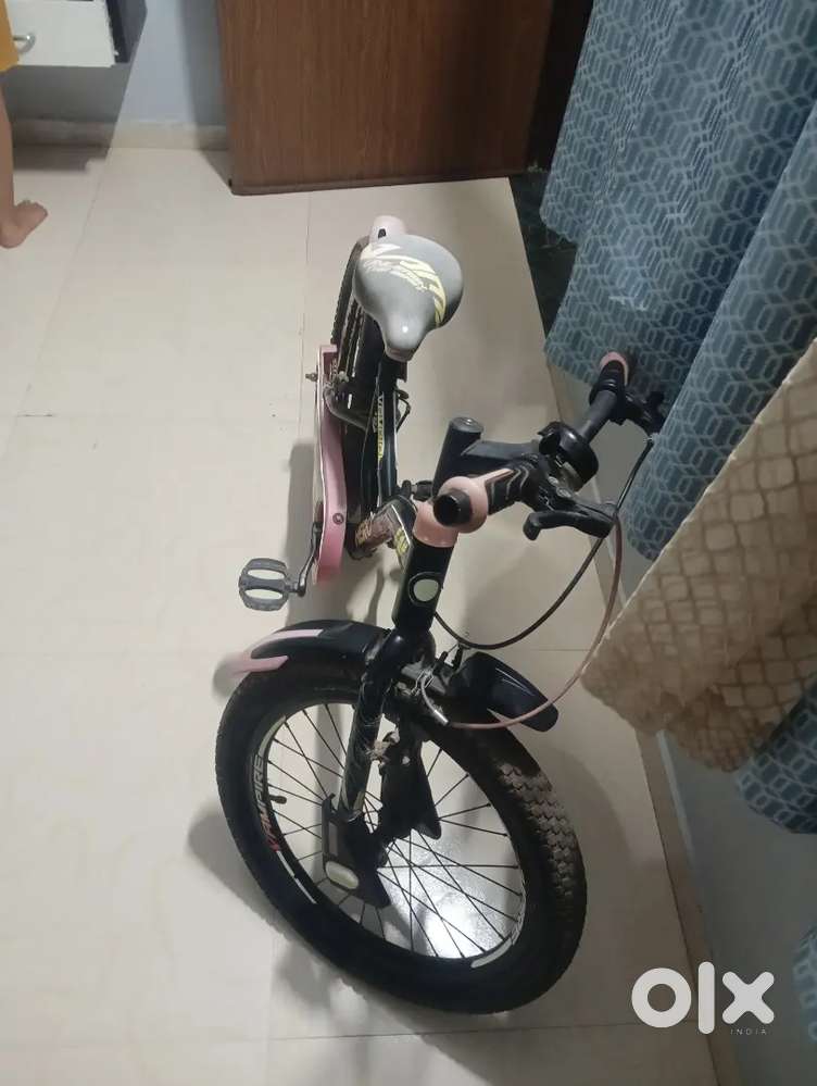 Under 5 year boy cycle