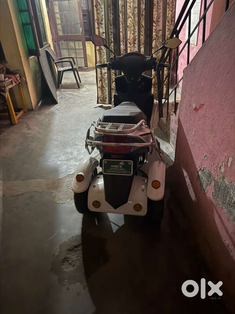 Handicap electric scooty