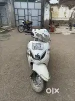 Activa 5g white colour