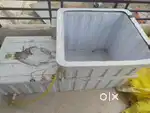 Hot water bath tub