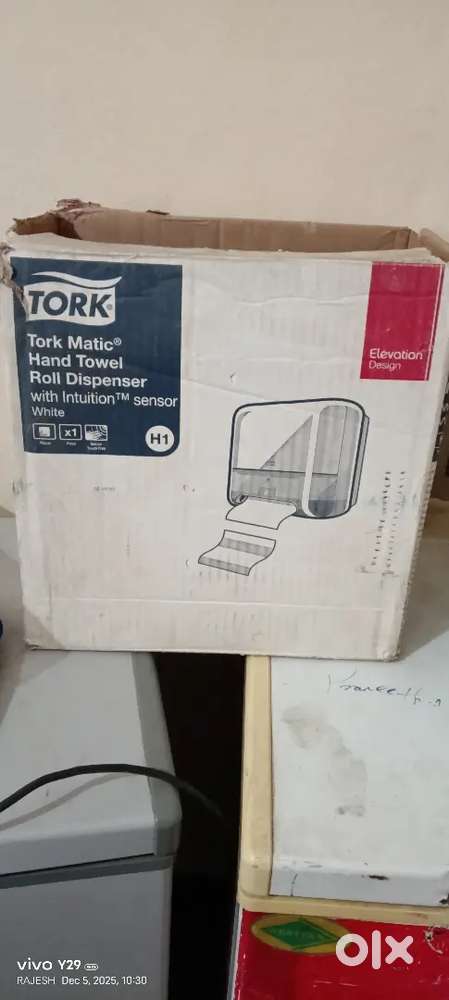 Tork tissue paper dispenser
