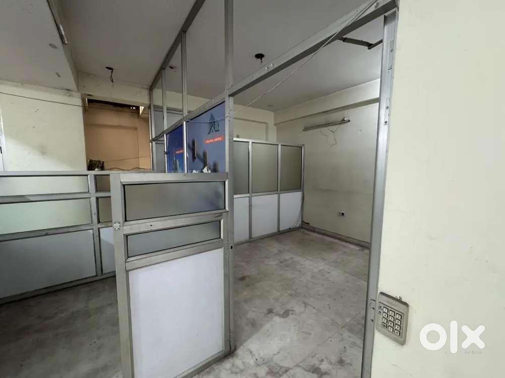 1500 sqft commercial ground floor for rent near kathauta chauraha Lko