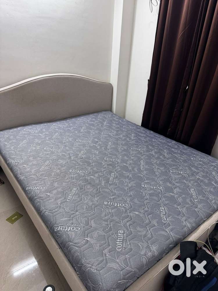 BED WITH MATTRESS