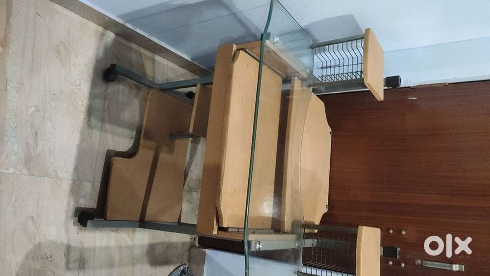 Computer table
