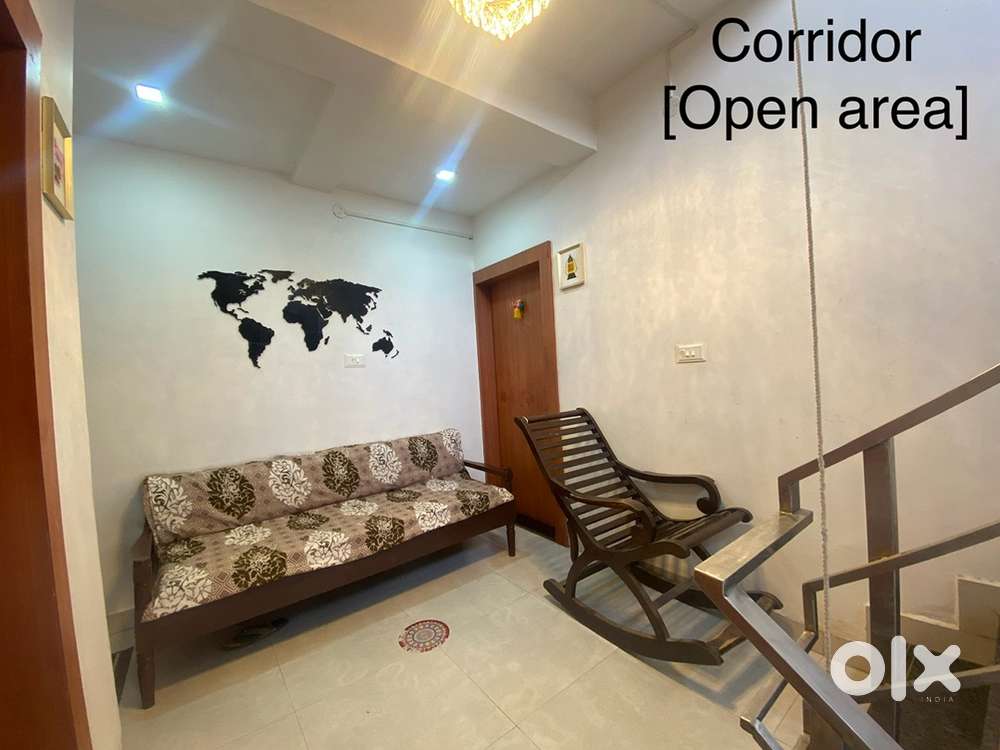 2 singe rooms available in specious bunglow