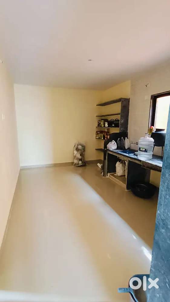 Looking for working female flatmate for bedroom