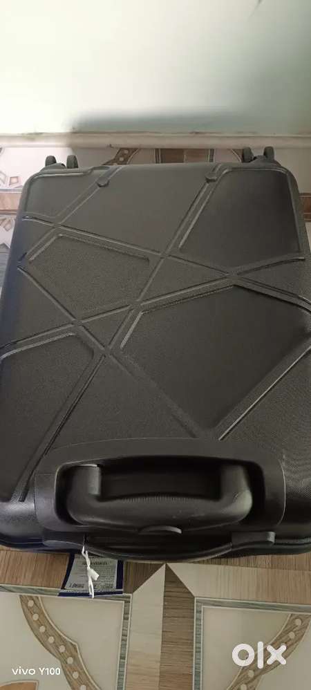 SAFARI Trolley bag 55cm Brand New 10 Pic available