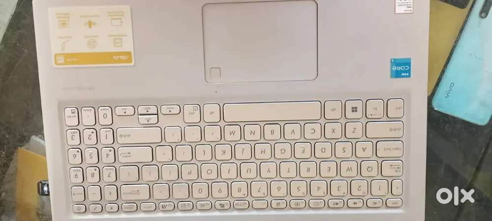 Bilkul Naya laptop hai use nai Kiya 42000 ka lya tha not refurbished