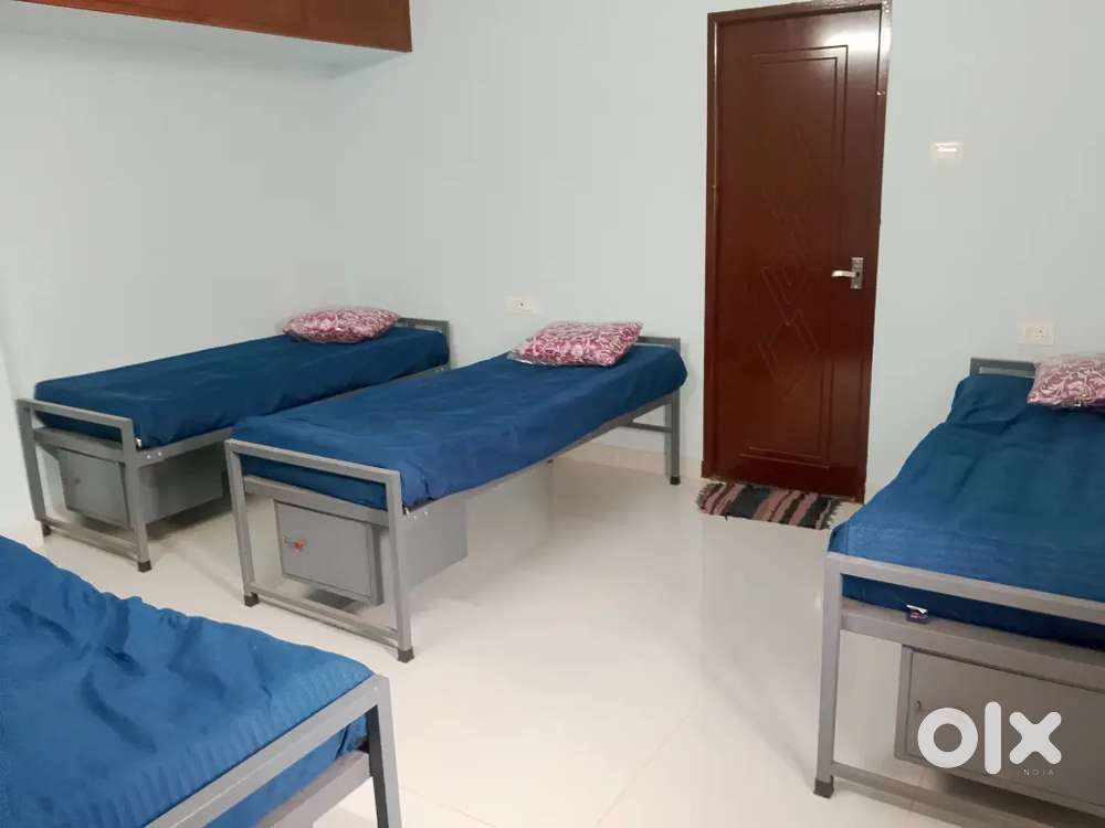 Fully Furnished Mens PG at Velachery 100ft Rd