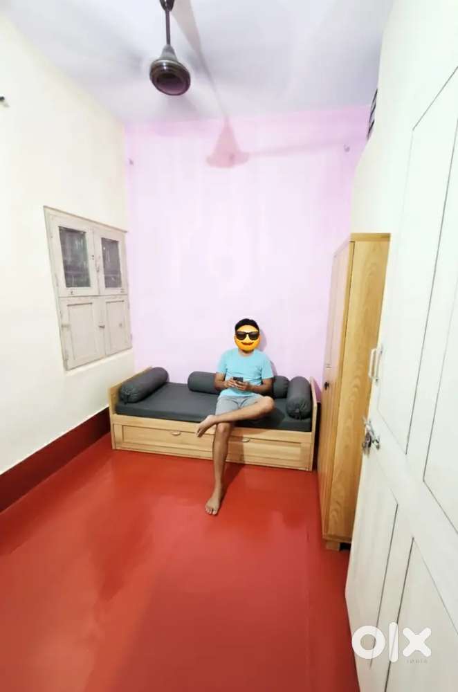 1bhk and 2bhk house available for bachelor's