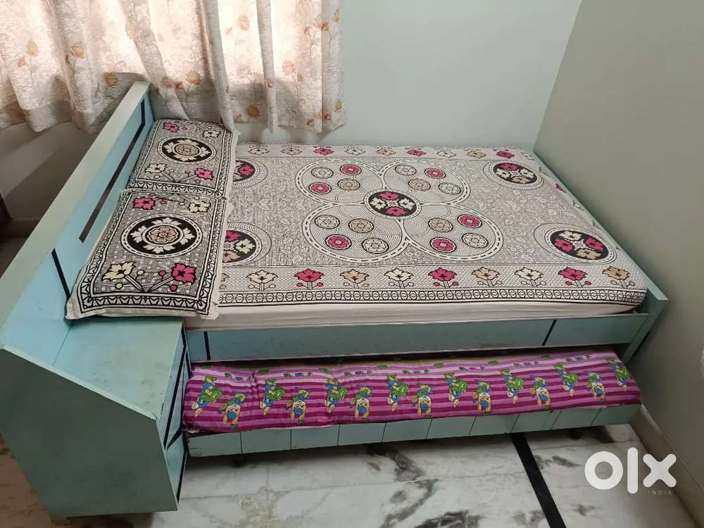 4×4 teak bed with child bed including matress