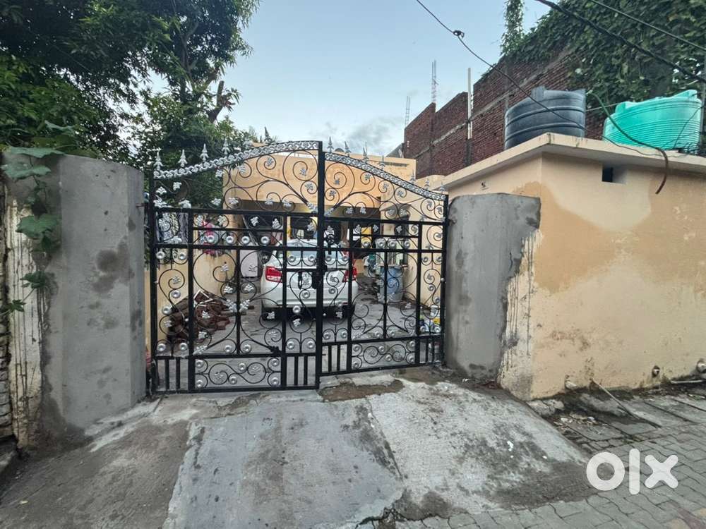 Sale house at nanak nagar flood free 6 marlas
